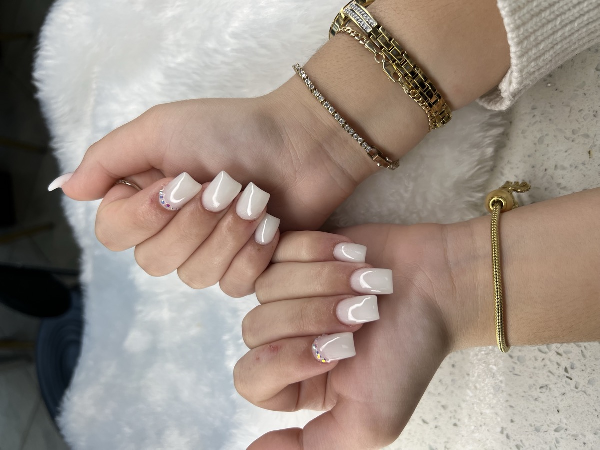Elegant nails